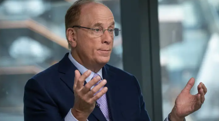 BlackRock CEO Larry Fink Raises Concerns Over Social Security’s Financial Health