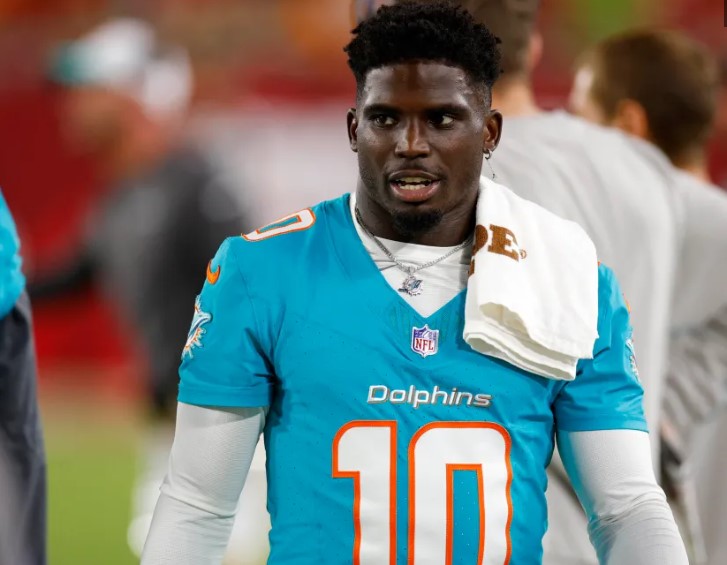 Tyreek Hill Detained by Police at Hard Rock Stadium Before Dolphins’ Week 1 Game, Released in Time to Play Against Jaguars